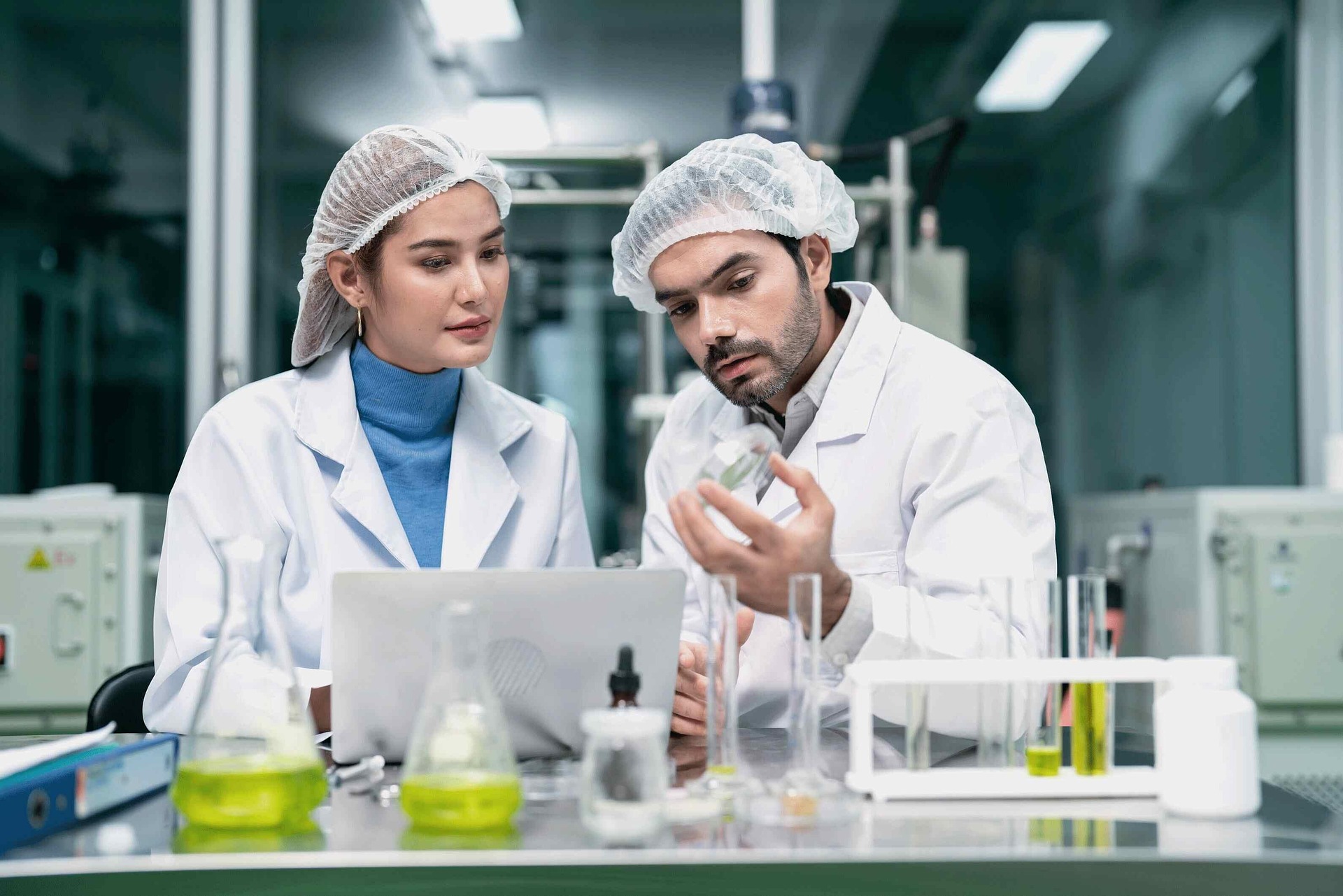 Remplacer un salarié absent dans le médico-social : CDD, intérim ou recrutement en CDI ? Remplacer un salarié absent dans le médico-social : CDD, intérim ou recrutement en CDI ?